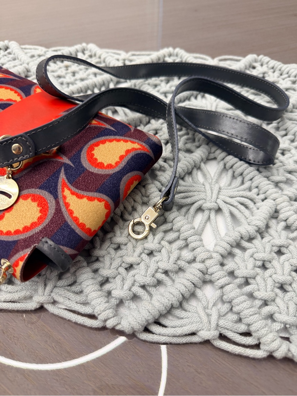 Reversible Women’s Red Patterned Crossbody Bag - Picture 6 of 9